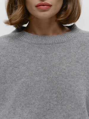 Women‘s Solid Color Round Neck Knit Sweater