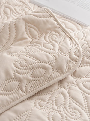 Vintage Damask Ultrasonic Quilted Bedding Set